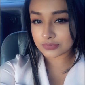 Meet your Posher, Connie